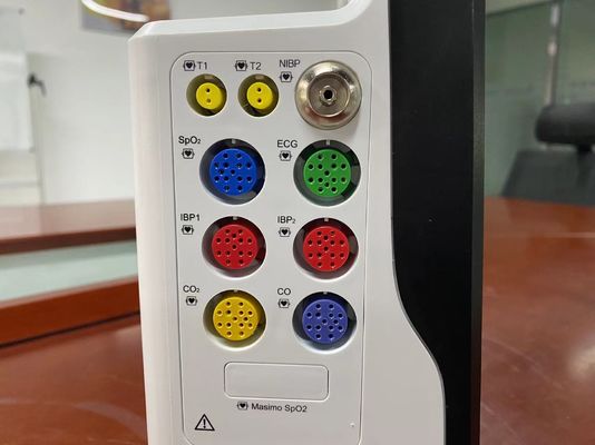 Moniteur de patients cardiaques néonataux portable pour les ambulances de soins intensifs