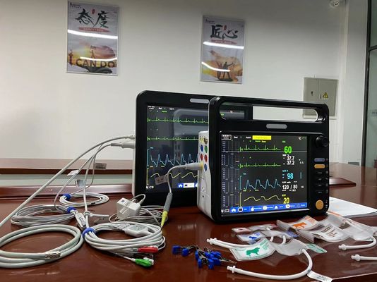Moniteur multilingue vétérinaire multiparamètre avec ECG NIBP SPO2 2Temp