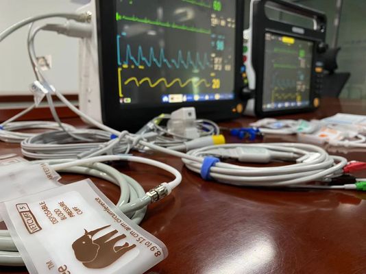 2 Temp Resp Vétérinaire Moniteur multiparamètres Multi langage Pour le diagnostic chirurgical