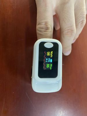 OEM ODM Moniteur de pouls d'oxygène sanguin portable avec OLED