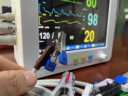 Moniteur de paramètre multi vétérinaire de TFT LCD de 8,4 pouces avec le Temp d'EtCO2 ECG SPO2 NIBP