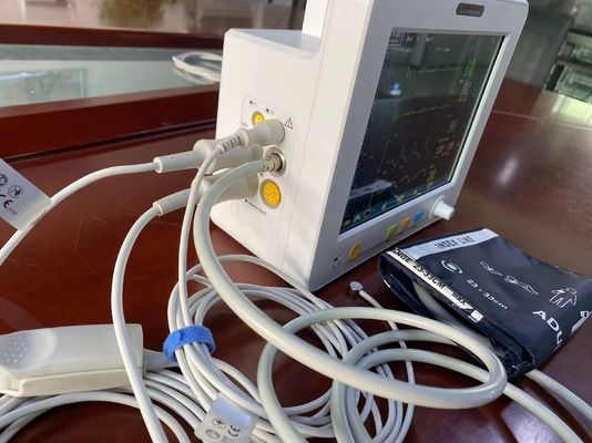 Moniteur patient de paramètre multi de TFT LCD de 8,4 pouces de grande précision pour le nouveau-né pédiatrique adulte