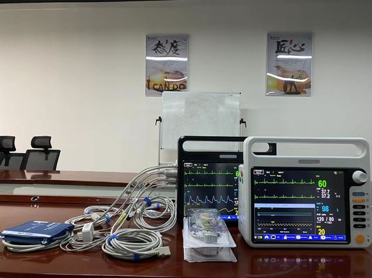 Dispositif portable de surveillance numérique du patient cardiaque 2 Temp PR HR Pour les ambulances de soins intensifs