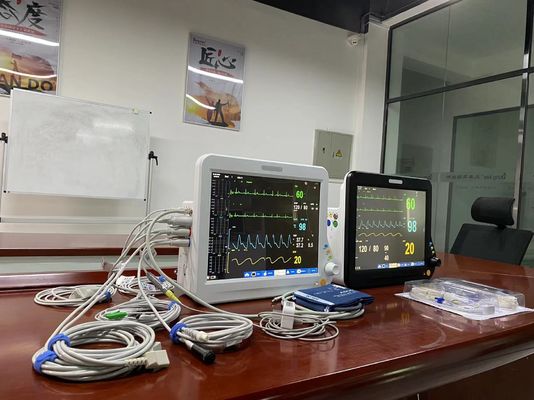 Dispositif de surveillance des organes vitaux de 15 pouces, moniteur cardiaque pour les hôpitaux.