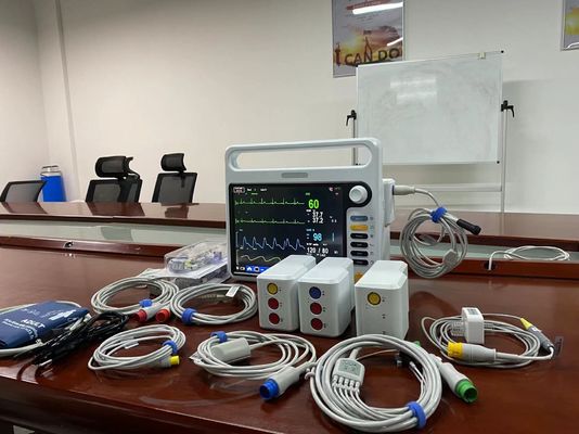Moniteurs électroniques de signaux vitaux pour les soins intensifs