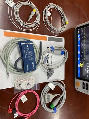 Dispositifs modulaires pour les signes vitaux, moniteur cardiaque néonatal avec écran de 12,1 pouces.