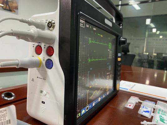 Moniteur multilingue vétérinaire multiparamètre avec ECG NIBP SPO2 2Temp