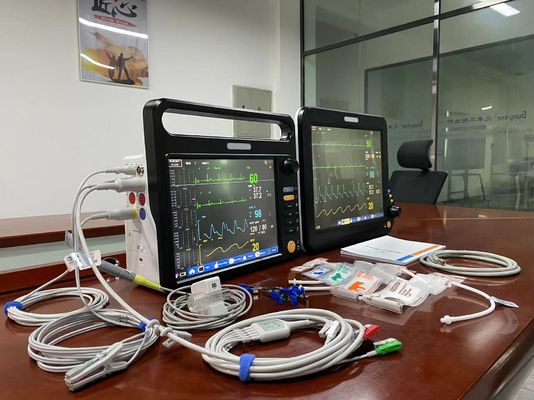 12.1 pouces machine de surveillance des signes vitaux pour les patients vétérinaires multifonctionnelle