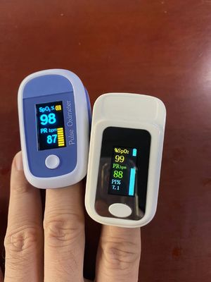 Oxymètre médical d'impulsion de bout du doigt de RP SPO2 OLED pour l'ambulance d'hôpital, moniteur de l'oxygène de sang