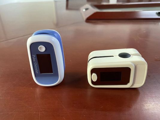Oxymètre médical d'impulsion de bout du doigt de l'hôpital OLED pour la clinique pédiatrique adulte, moniteur de l'oxygène de sang