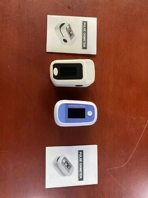 Oxymètre médical d'impulsion de bout du doigt d'OLED portatif pour la surveillance de RP SPOR, moniteur de l'oxygène de sang