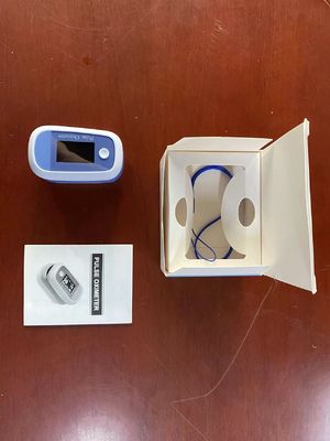 Moniteur de la saturation Spo2 de l'oxygène de sang d'oxymètre d'impulsion de doigt d'OLED pour la maison de clinique, moniteur de l'oxygène de sang