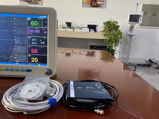 Outre du moniteur portatif de signes vitaux de couleur blanche avec la mesure d'ECG SPO2 NIBP et de Temp