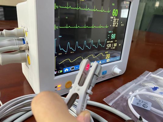 Moniteur patient vétérinaire portatif exactitude à hauteur de 8,4 pouces pour le Temp d'EtCO2 ECG SPO2 NIBP