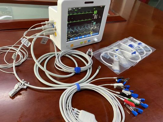 Moniteur patient vétérinaire portatif d'écran de TFT LCD avec la mesure de Temp d'ECG SPO2 NIBP