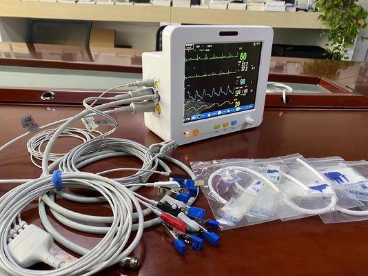 Moniteur patient vétérinaire portatif exactitude à hauteur de 8,4 pouces pour le Temp d'EtCO2 ECG SPO2 NIBP
