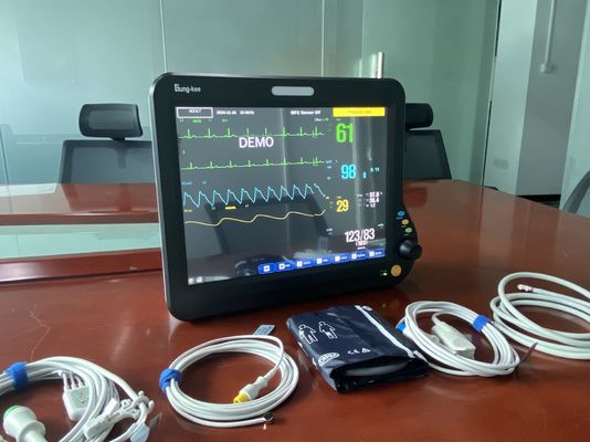 Moniteurs cardiaques multifonctionnels de 15 pouces avec fonction compatible HL7, utilisés en salle de chirurgie, unité de soins intensifs, unité de traitement continu, service général
